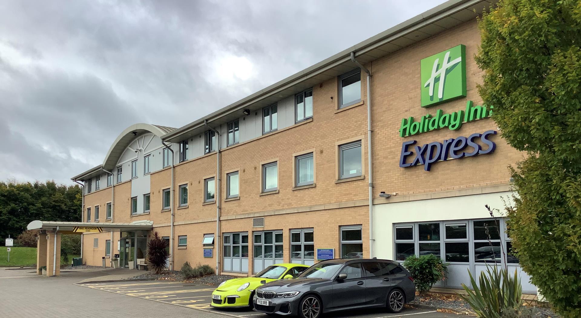 Holiday Inn Express East Midlands Airport with Disabled Access - Euan's  Guide