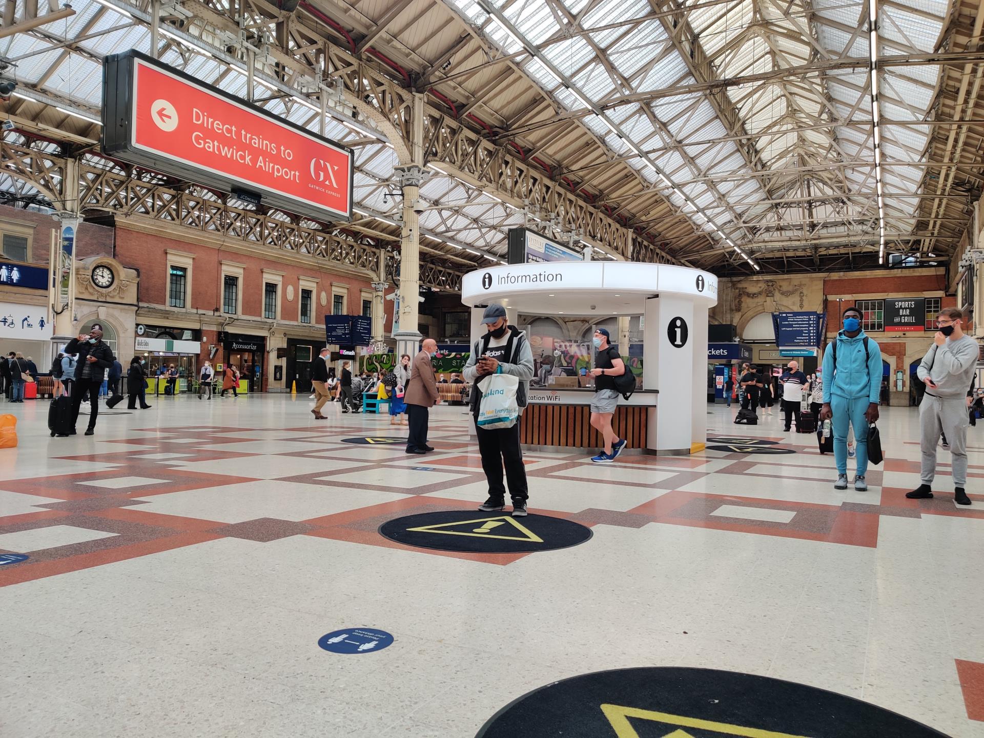 The concourse at Victoria National Rail station