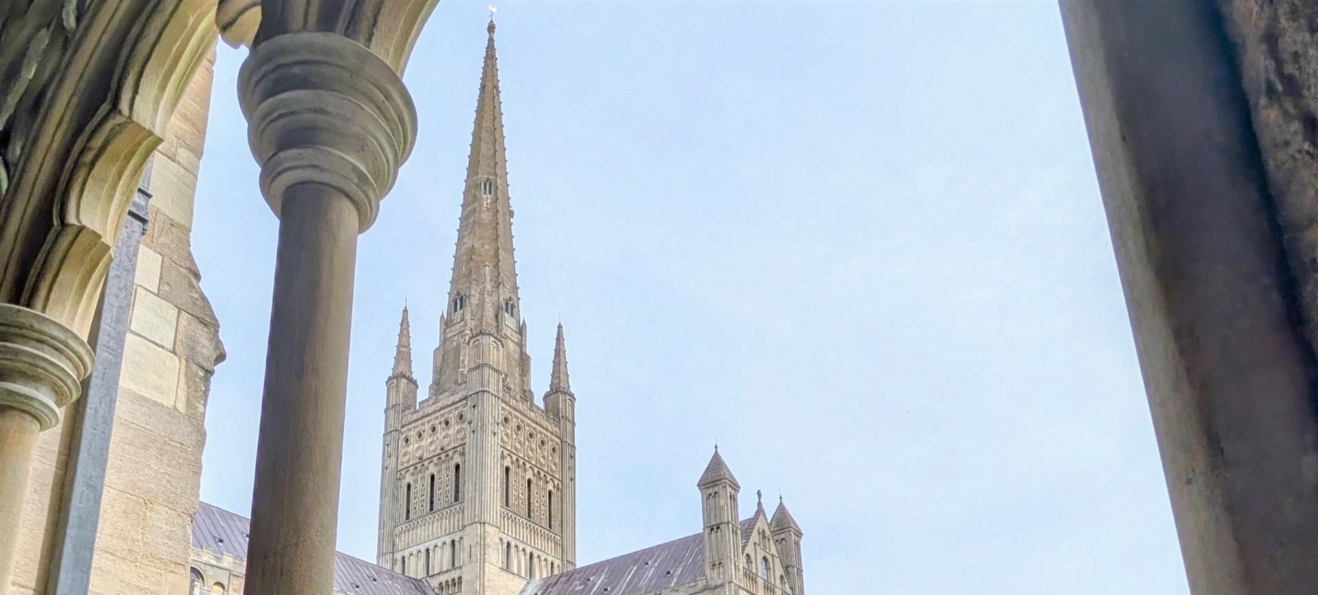 Image of Norwich cathedral from the cloister