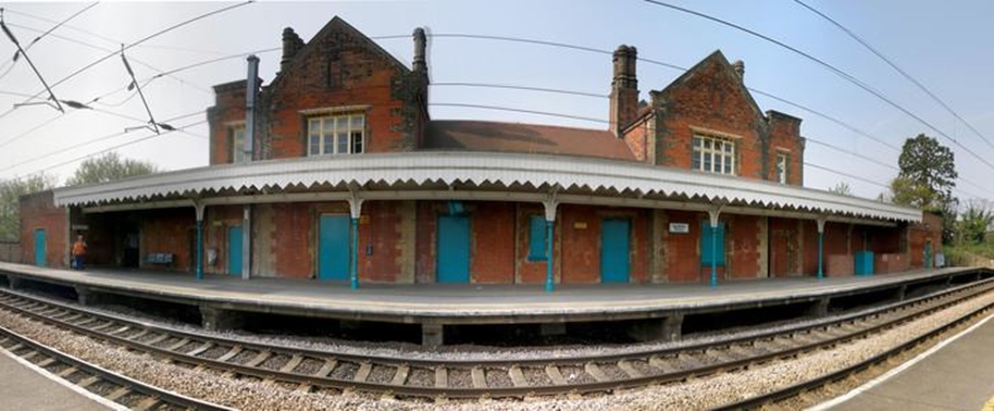 A lovely panoramic view of the train station from the Ipswich Bound Platform - enjoy the view, this is the only one you are getting if you have mobility issues!