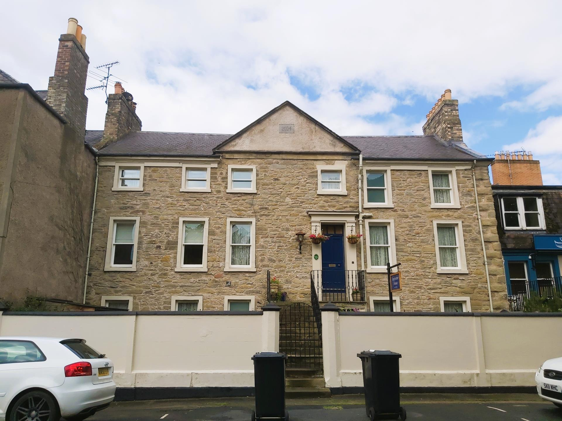 Picture of Inglestone House Front Entrance with stone steps access