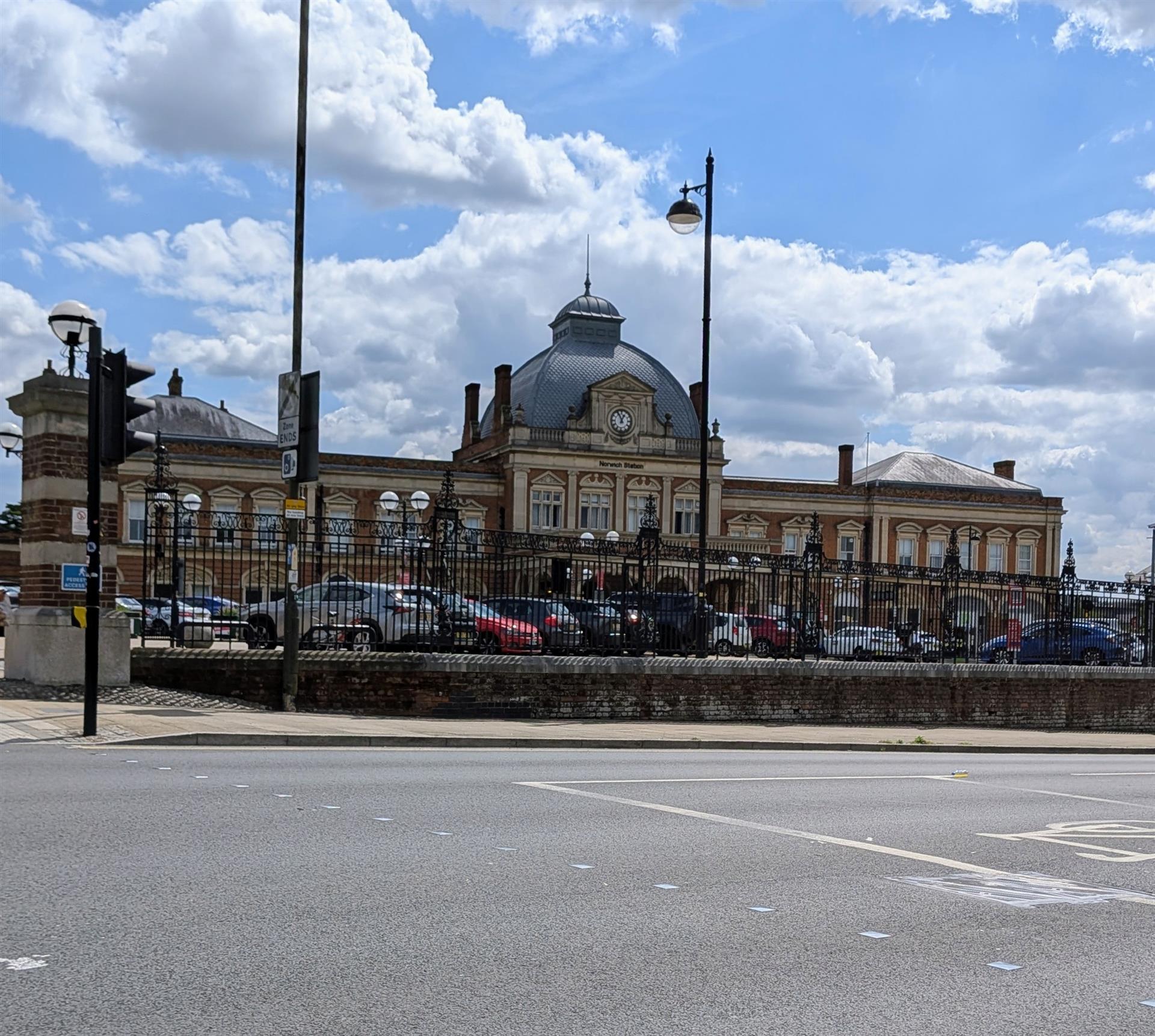 Image of Norwich Train Station from the outside