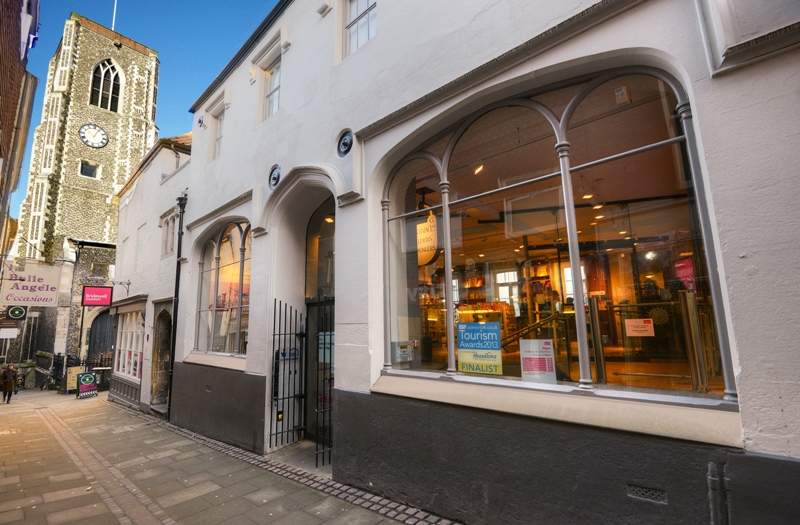 Outside the main entrance from Bridewell Alley