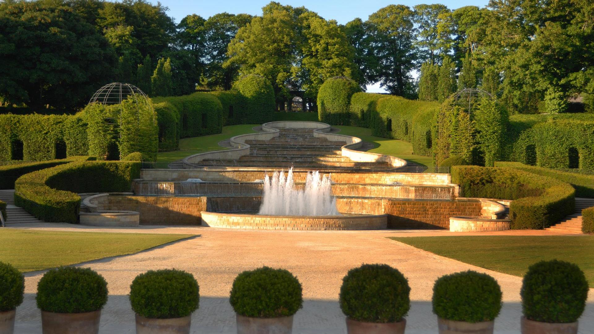 Picture of The Alnwick Garden - Alnwick - Garden and Fountain