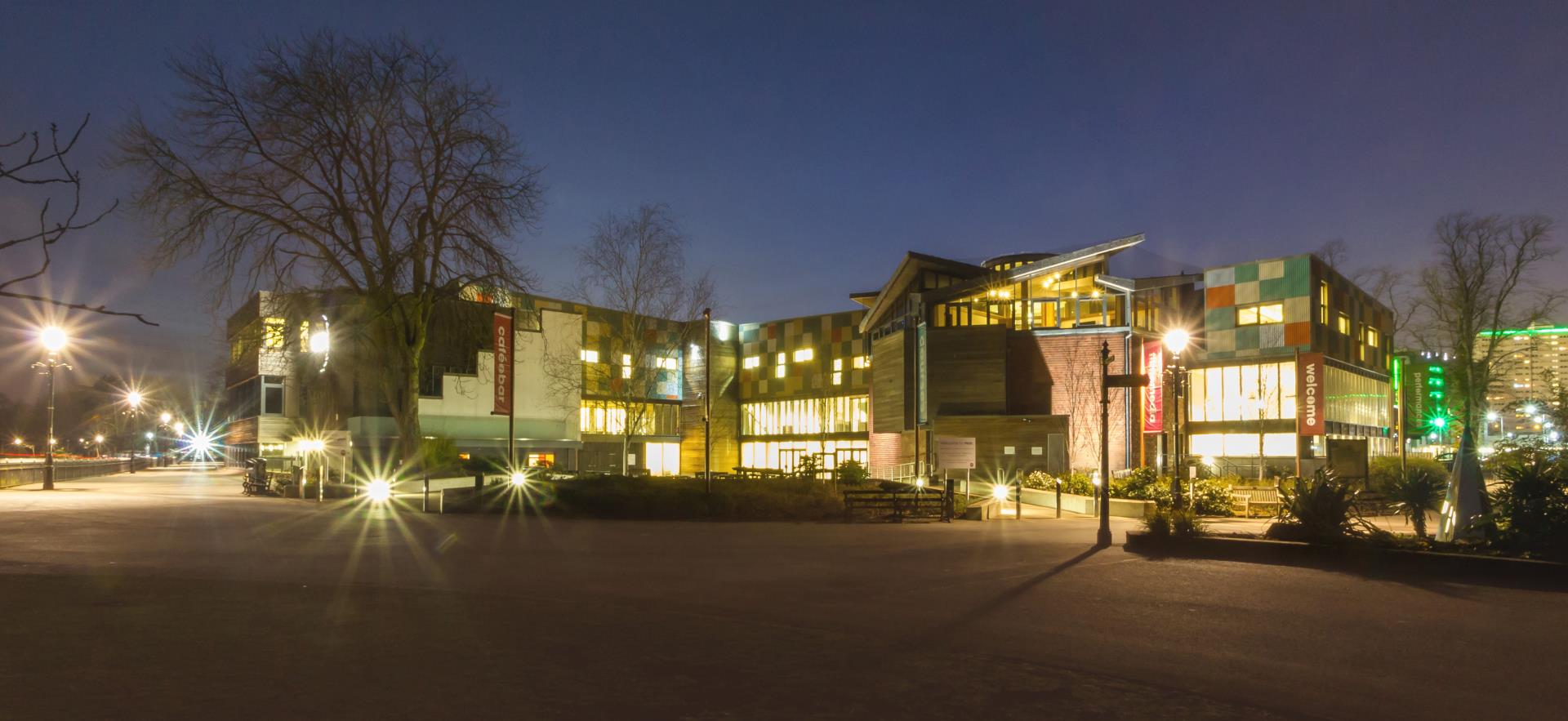 Picture of mac Birmingham -mac at night - Ben Fearnhead image